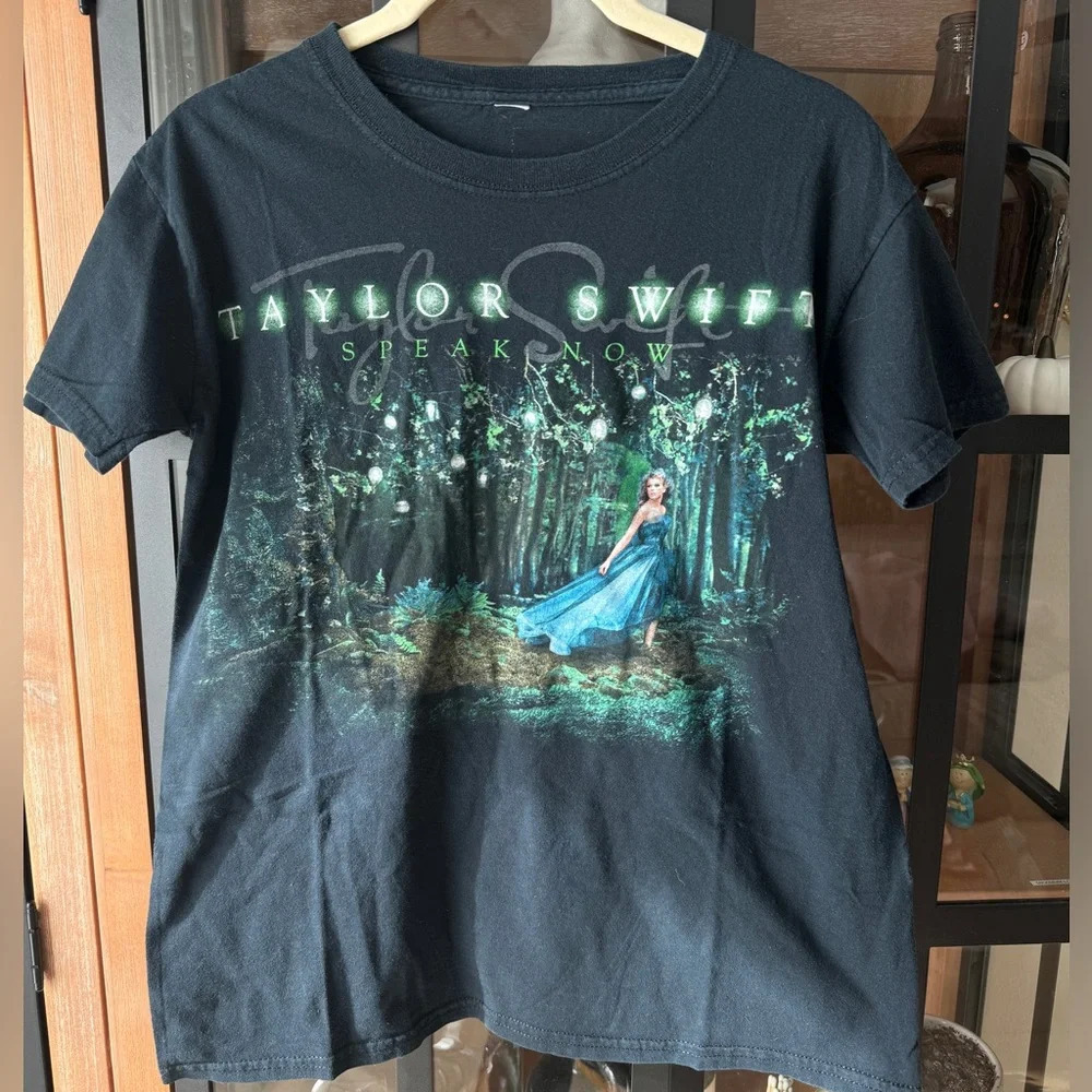 Vintage Taylor Swift Speak Now Concert Tour T Shirt 2010 short sleeve tee